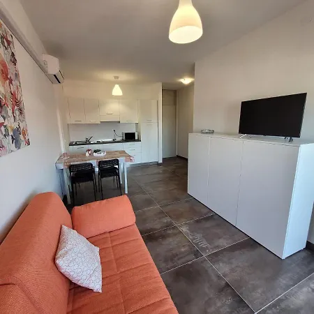 B Apartment *